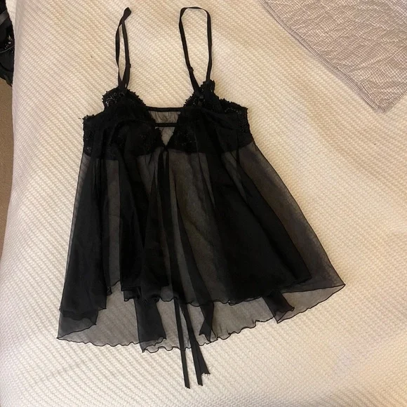 Black Lace Chemise - Picture 5 of 9